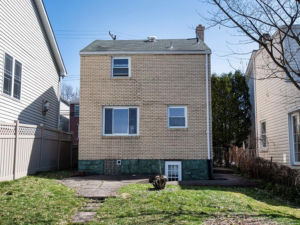 308 Sweetbriar Street Pittsburgh, PA 15211 - Photo 3 of 4