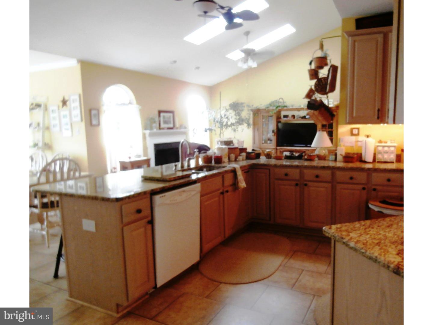 15 Skyline Circle Sewell, NJ 08080 - Photo 6 of 25 Kitchen
