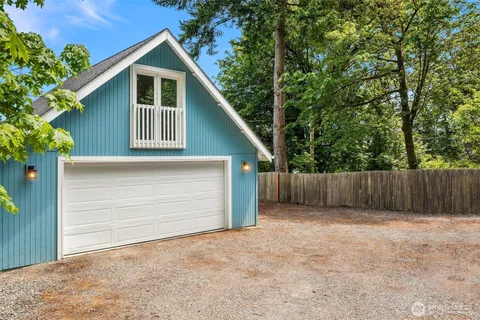 $1,325,000 | 26321 Pillsbury Road Southwest, Vashon, WA 98070