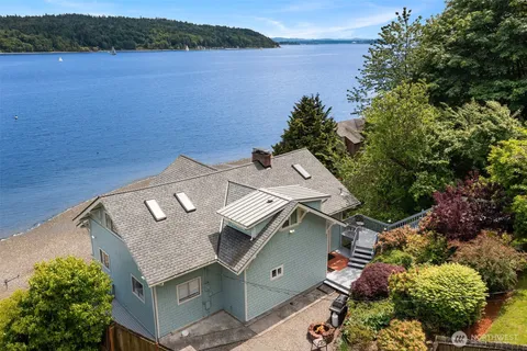 $1,325,000 | 26321 Pillsbury Road Southwest, Vashon, WA 98070