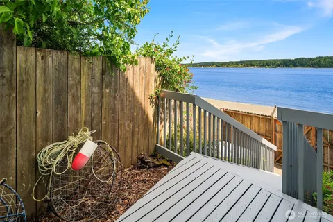 $1,325,000 | 26321 Pillsbury Road Southwest, Vashon, WA 98070