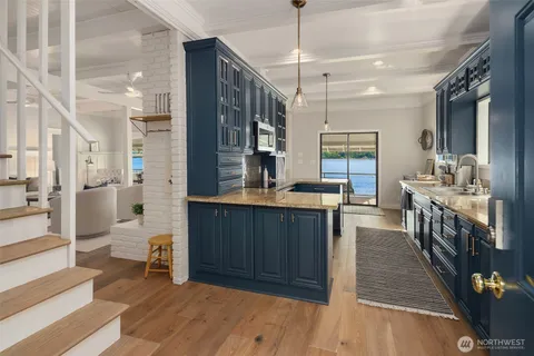 $1,325,000 | 26321 Pillsbury Road Southwest, Vashon, WA 98070