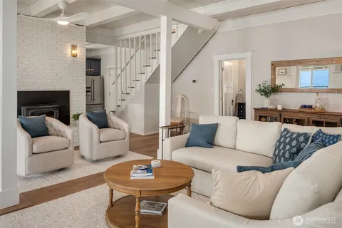 $1,325,000 | 26321 Pillsbury Road Southwest, Vashon, WA 98070