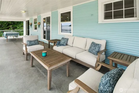 $1,325,000 | 26321 Pillsbury Road Southwest, Vashon, WA 98070