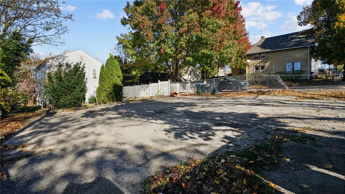 53 Rochambeau Avenue Providence, RI 02906 - Photo 6 of 25 Gallery Image 6