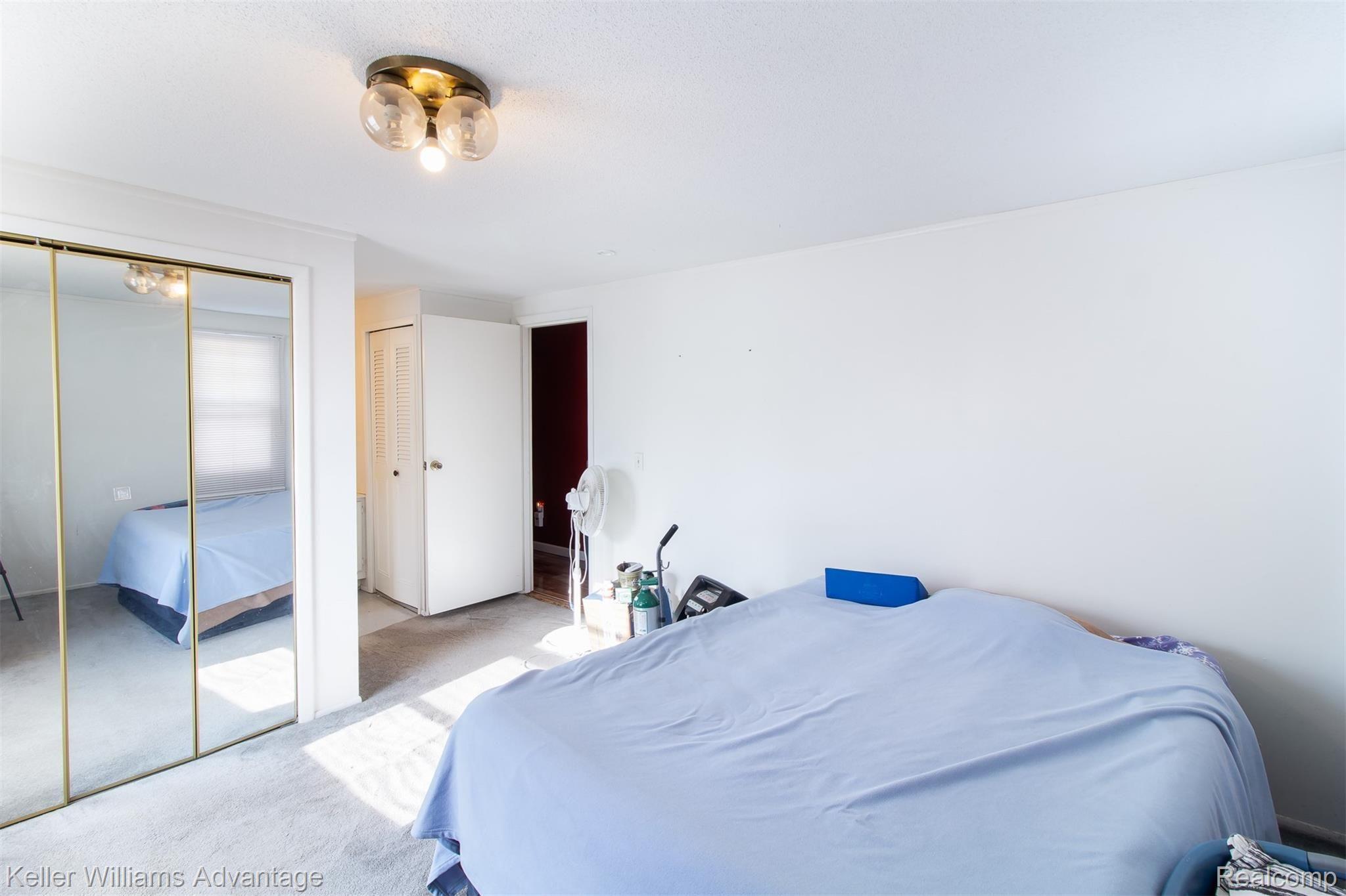 21800 Bell Road New Boston, MI 48164 - Photo 11 of 30 BellRd_21800_MasterBed_02.jpg