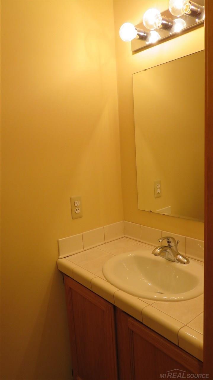 3515 Longview Avenue Rochester, MI 48307 - Photo 22 of 24 50038062-21.JPG