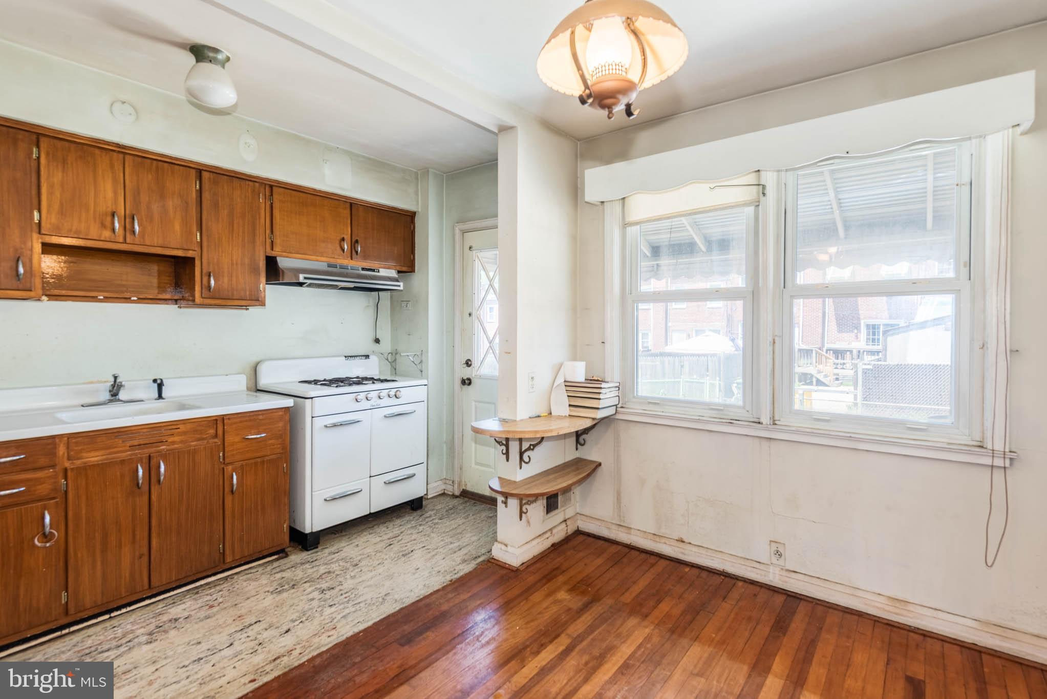 6910 Gough Street Baltimore, MD 21224 - Photo 4 of 21