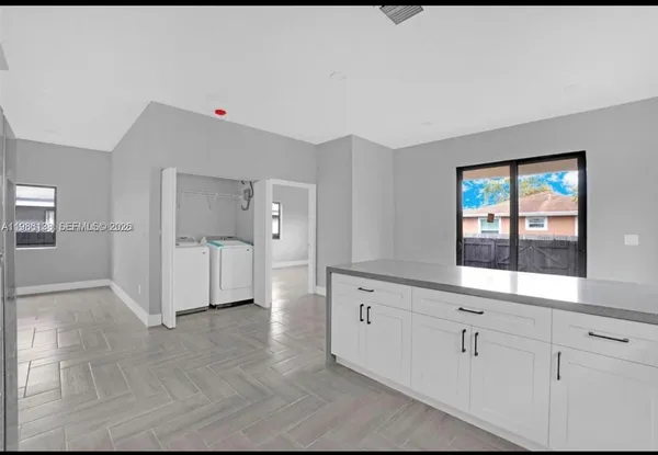 a view of empty room with window