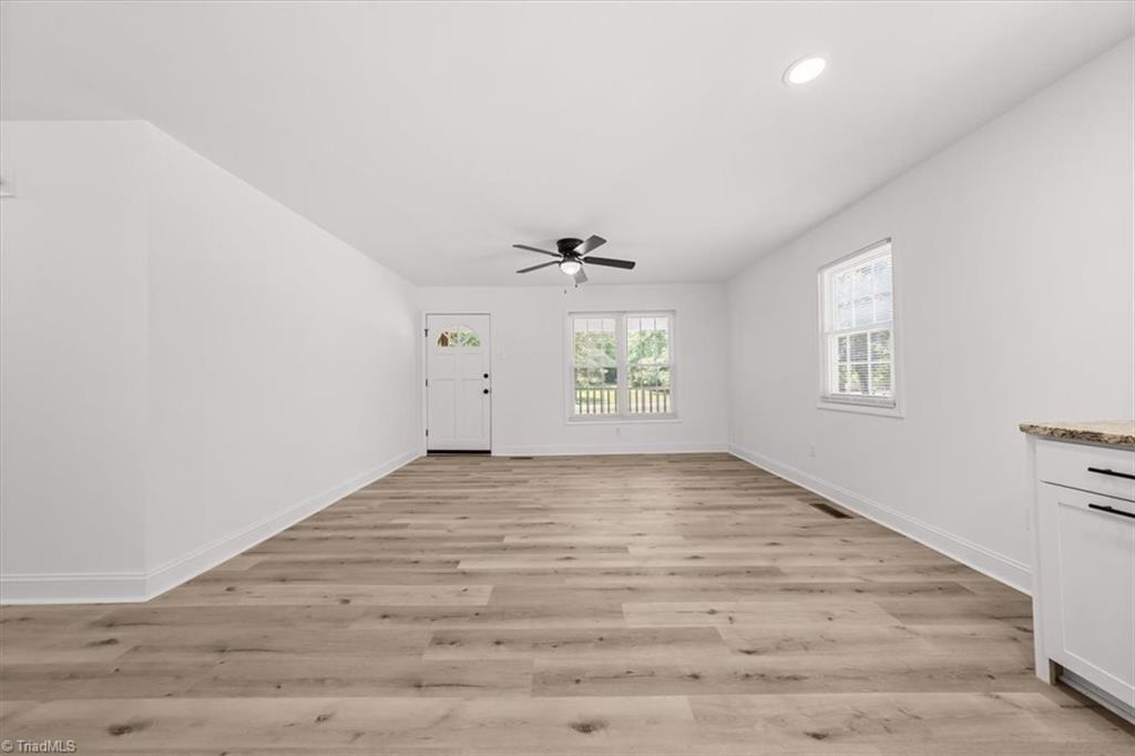 4603 Moffitt Mill Road Ramseur, NC 27316 - Photo 9 of 39 Living room