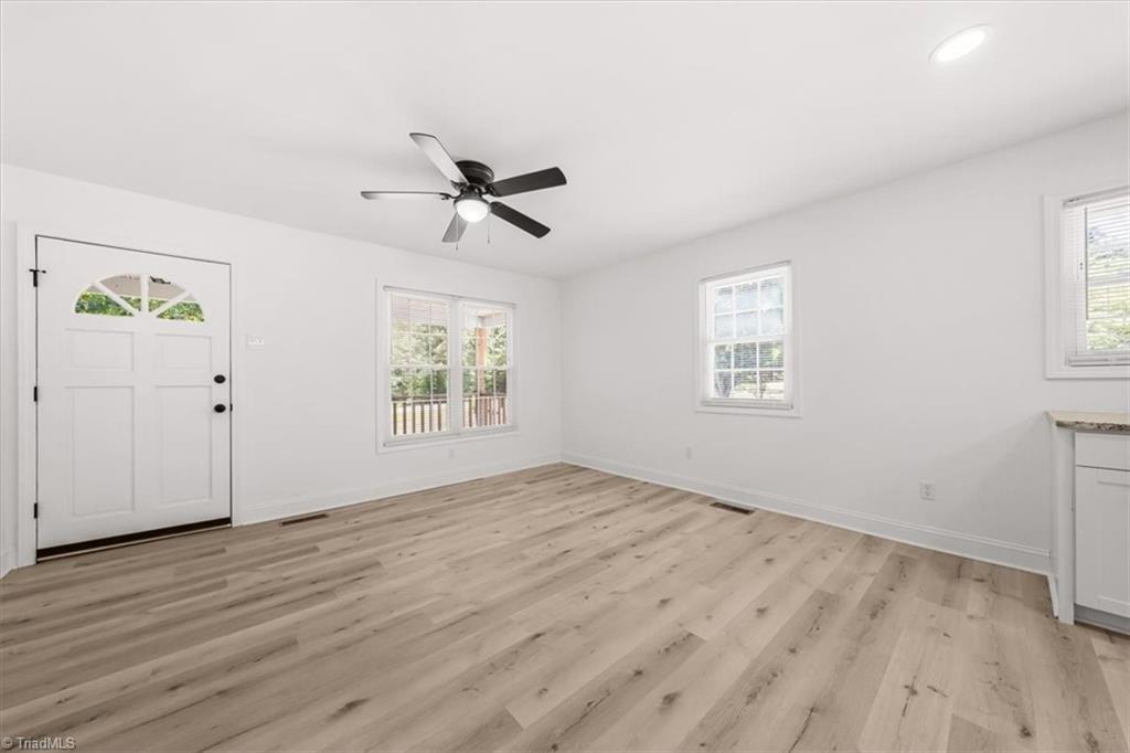 4603 Moffitt Mill Road Ramseur, NC 27316 - Photo 10 of 39 Living room
