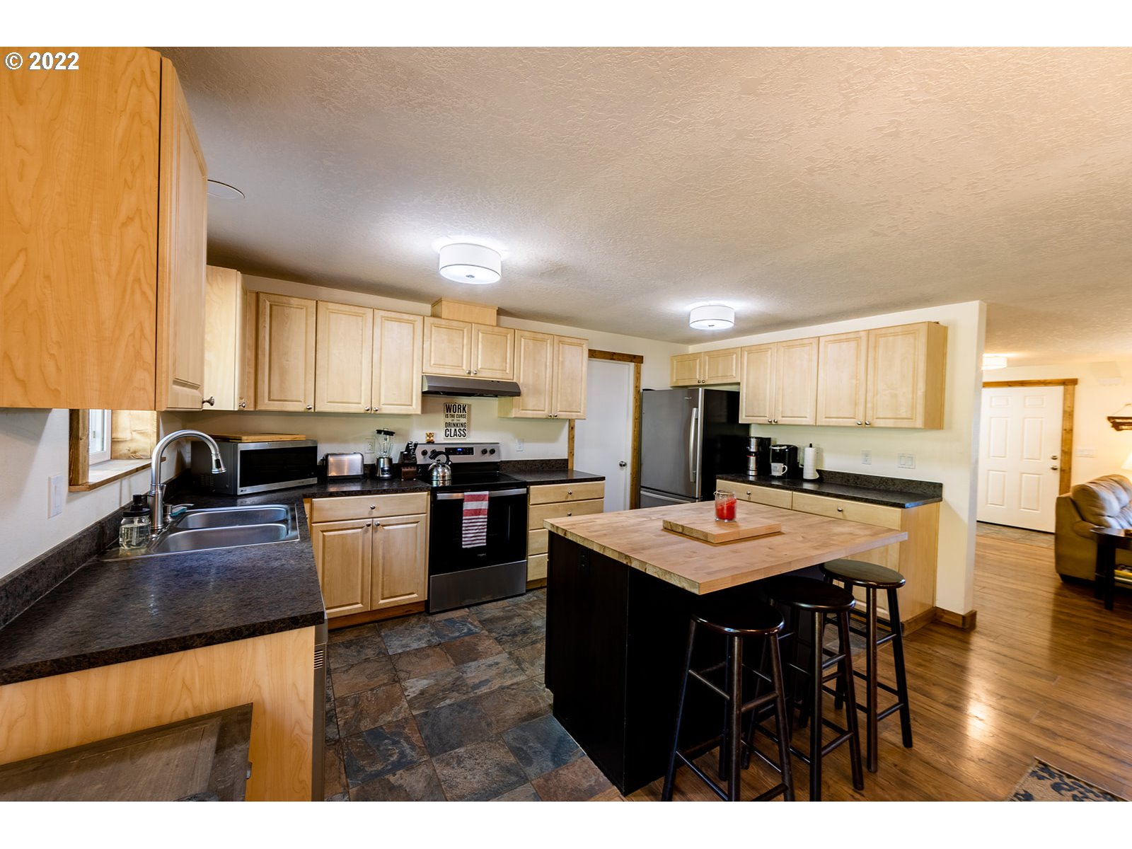 27842 Briggs Hill Road Eugene, OR 97405 - Photo 9 of 32 Gallery Image 9