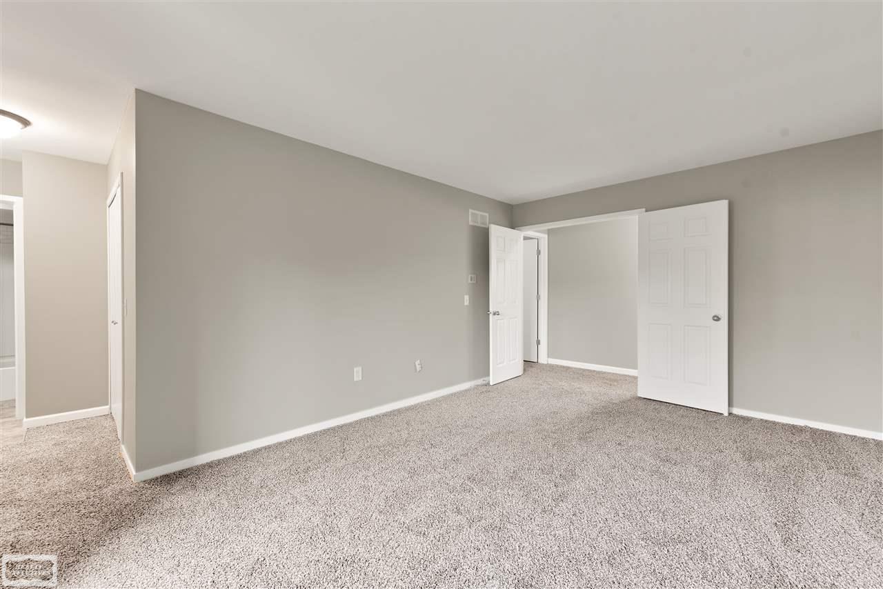 726 Hamilton Rochester, MI 48307 - Photo 18 of 33 50009742-18.JPG
