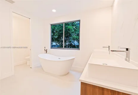 $1,399,000 | 909 Northeast 16th Avenue, Fort Lauderdale, FL 33304