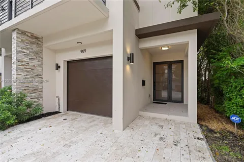 $1,399,000 | 909 Northeast 16th Avenue, Fort Lauderdale, FL 33304