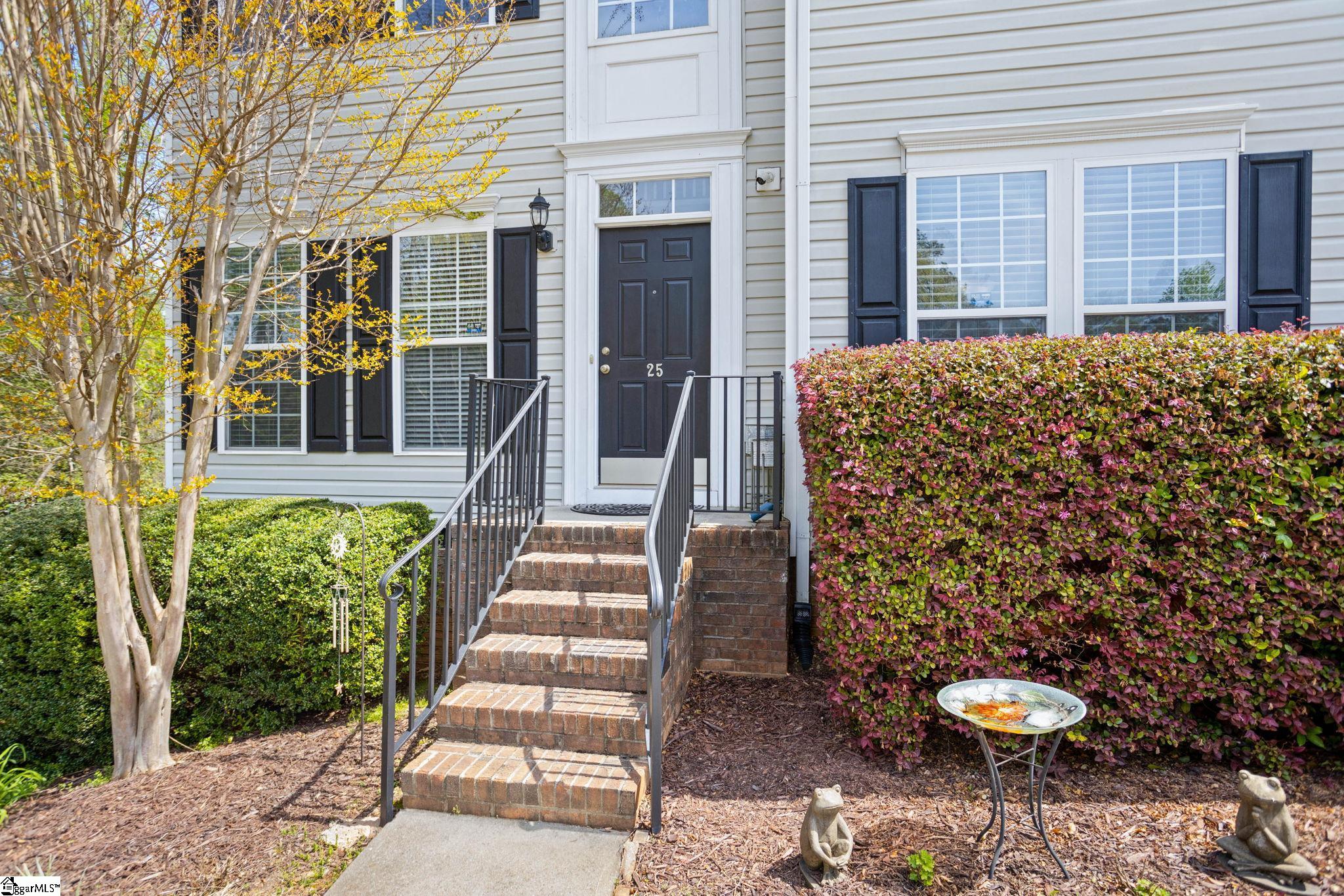 25 Hydrangea Way Simpsonville, SC 29681 - Photo 3 of 32 Gallery Image 3