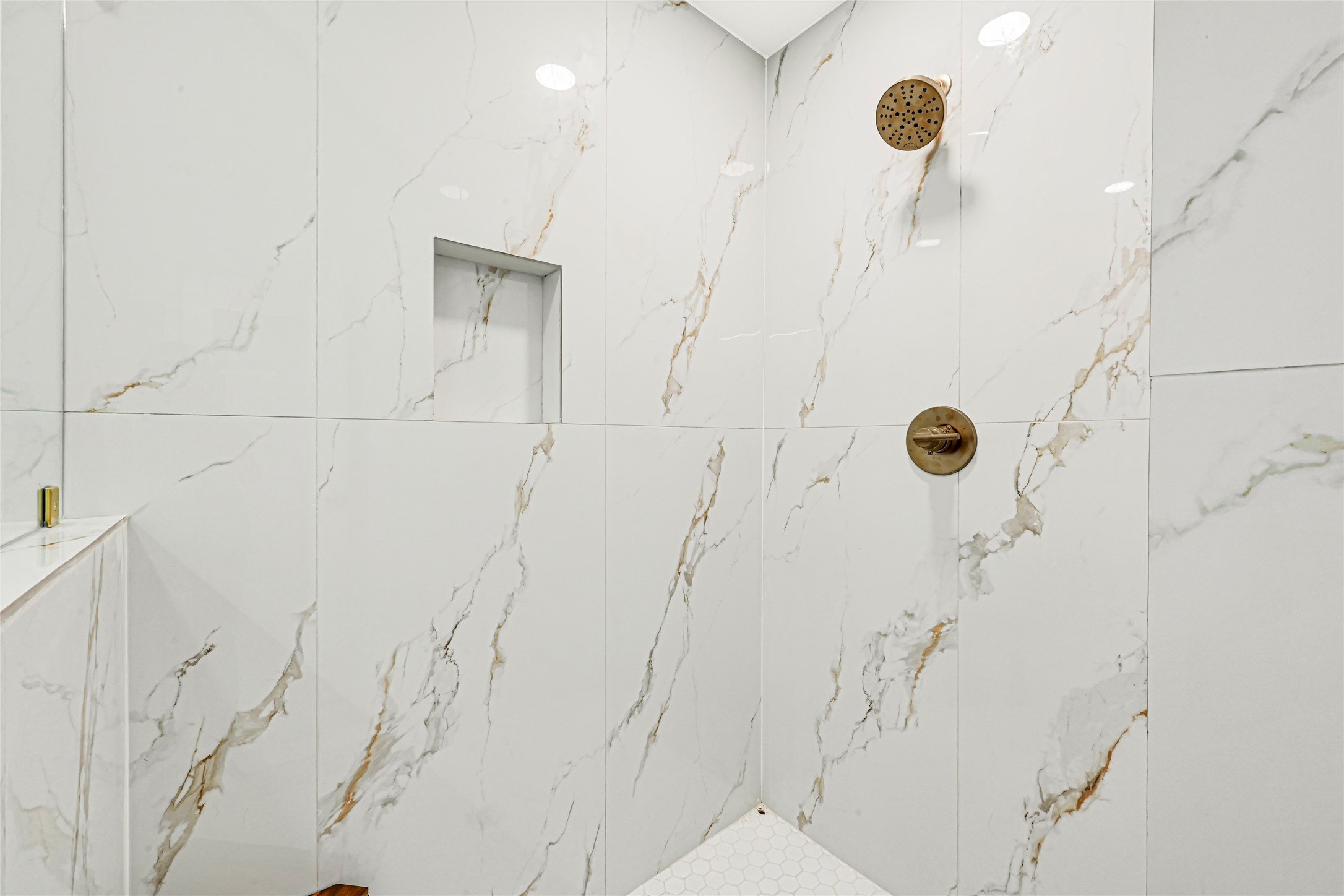 4834 Spellman Road Houston, TX 77035 - Photo 10 of 30 Gallery Image 10