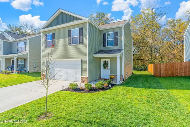 $295,500 | 9445 River Cane Road, Mascot, TN 37806