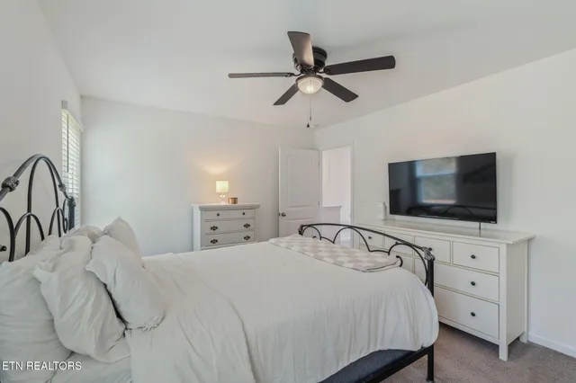 $295,500 | 9445 River Cane Road, Mascot, TN 37806