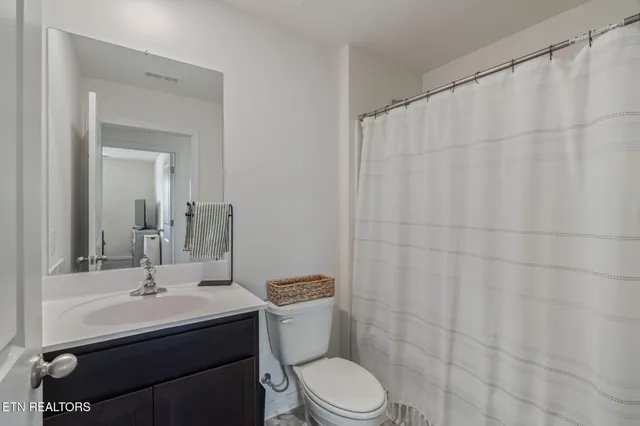 $295,500 | 9445 River Cane Road, Mascot, TN 37806