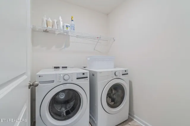 $295,500 | 9445 River Cane Road, Mascot, TN 37806