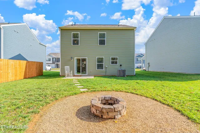 $295,500 | 9445 River Cane Road, Mascot, TN 37806