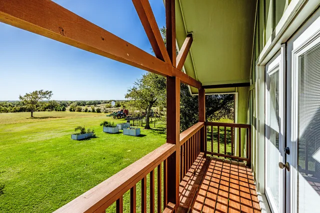 $700,000 | 145 Private Road 5749, Groesbeck, TX 76642