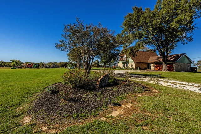 $700,000 | 145 Private Road 5749, Groesbeck, TX 76642