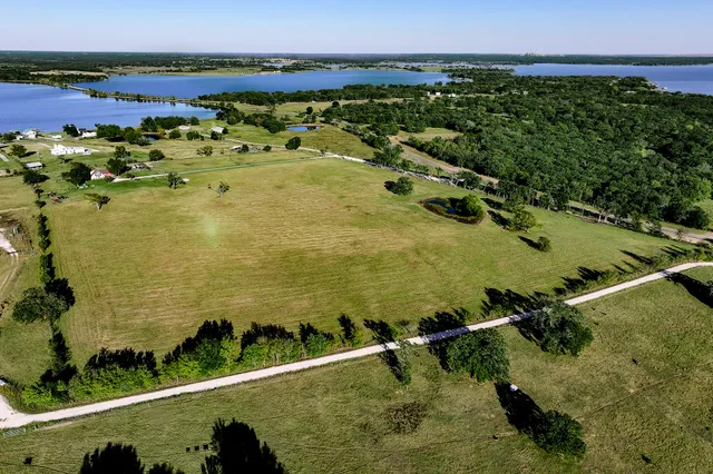 $700,000 | 145 Private Road 5749, Groesbeck, TX 76642