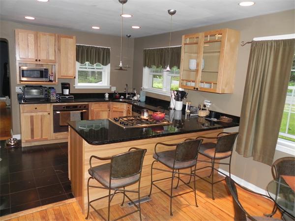 227 Newell Road Holden, MA 01520 - Photo 4 of 13 Gallery Image 4