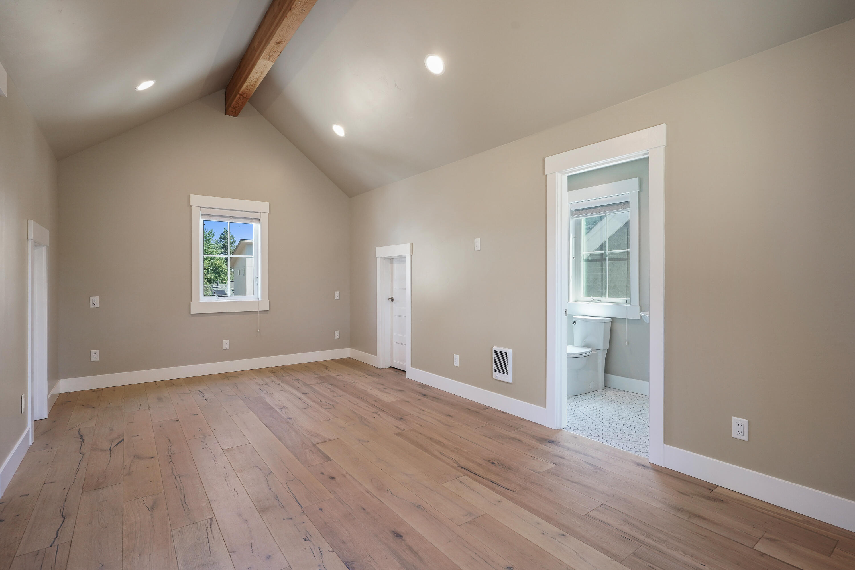 61435 Brosterhous Road Bend, OR 97702 - Photo 50 of 57 Studio with full bath above the garage