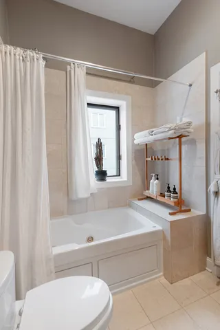 $399,000 | 119 South Western Avenue, Unit 3, Chicago, IL 60612