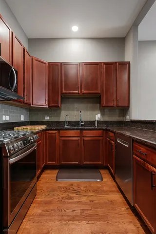 $399,000 | 119 South Western Avenue, Unit 3, Chicago, IL 60612