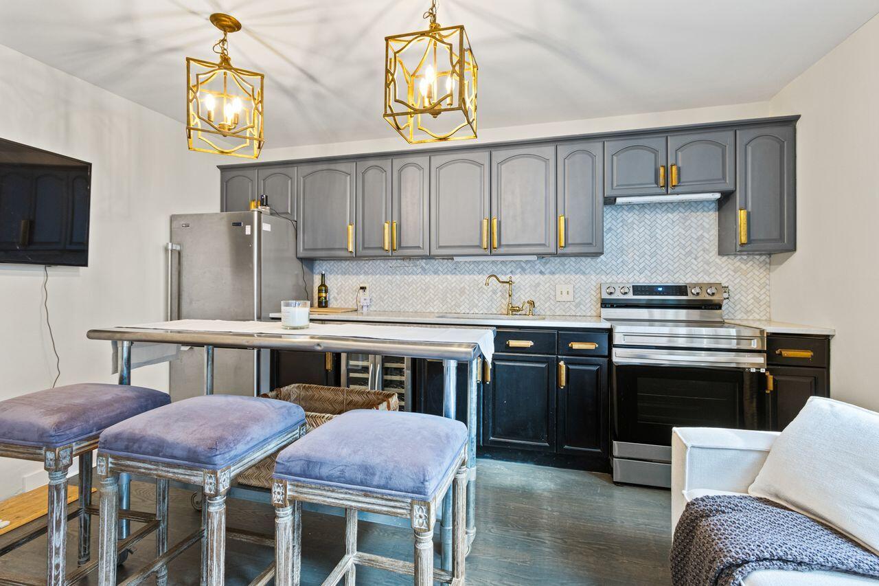 29 Parris Street, Unit 4 Portland, ME 04101 - Photo 5 of 17 20251105KC-71011