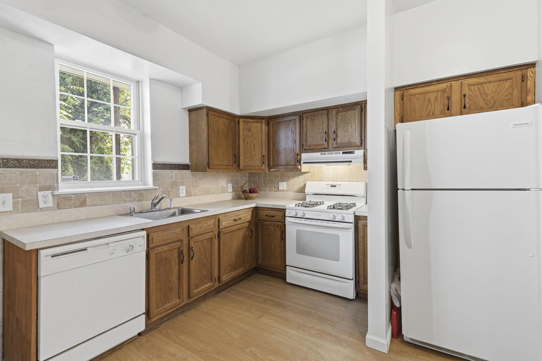 1311 North Broadway Baltimore, MD 21213 - Photo 6 of 24