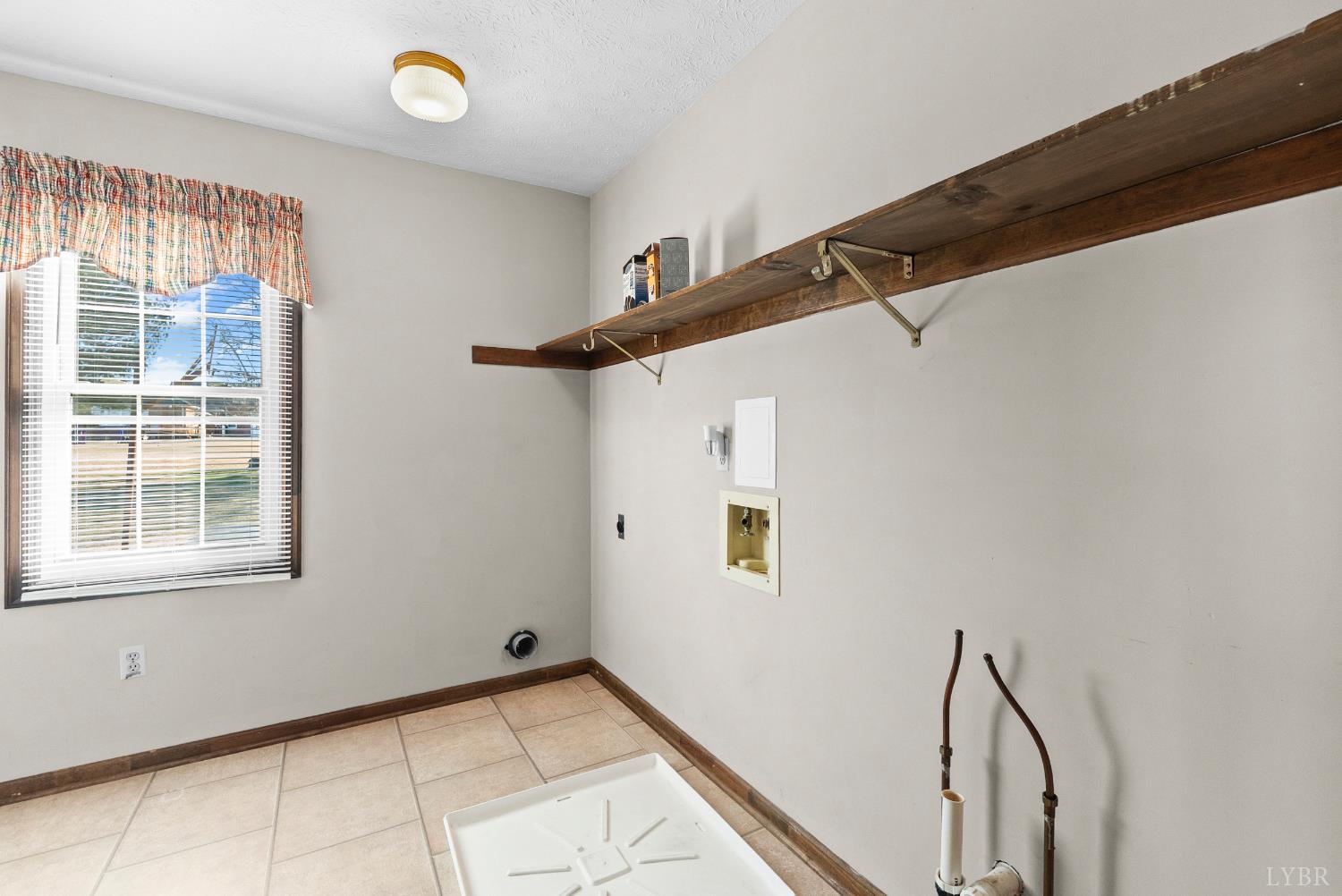 1159 Cifax Road Forest, VA 24551 - Photo 16 of 60 a view of a room with window