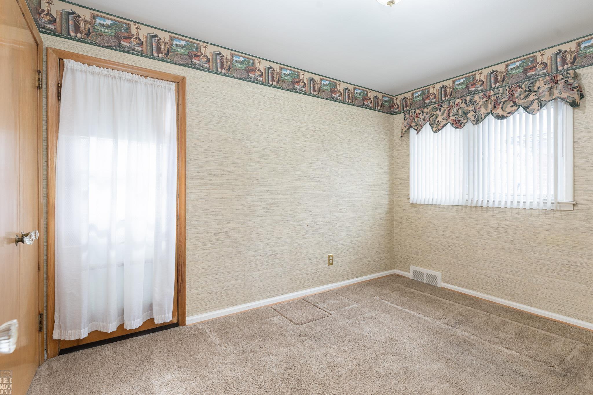 1831 Prestwick Road Grosse Pointe Woods, MI 48236 - Photo 19 of 26