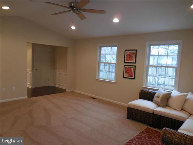 94 Ritters Lane Owings Mills, MD 21117 - Photo 11 of 30 Living Room