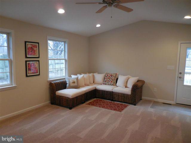 94 Ritters Lane Owings Mills, MD 21117 - Photo 12 of 30 Living Room