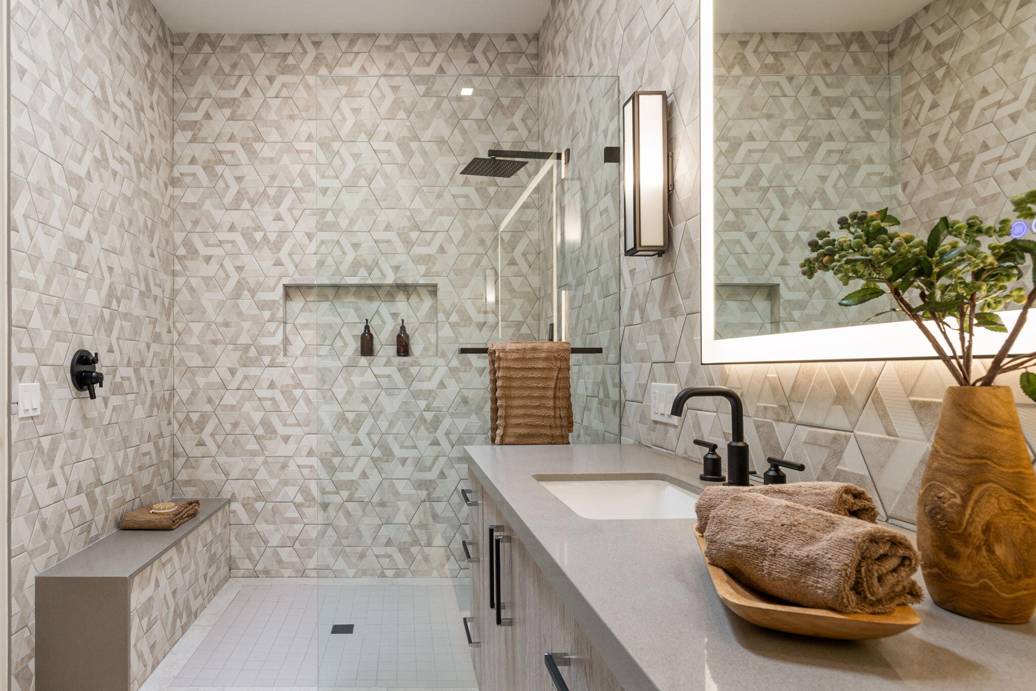 9 Regency Drive Rancho Mirage, CA 92270 - Photo 68 of 86 a bathroom with a tub sink and mirror