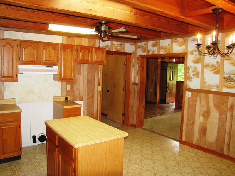 1135 Green Valley Road Peterstown, WV 24963 - Photo 3 of 46 Gallery Image 3