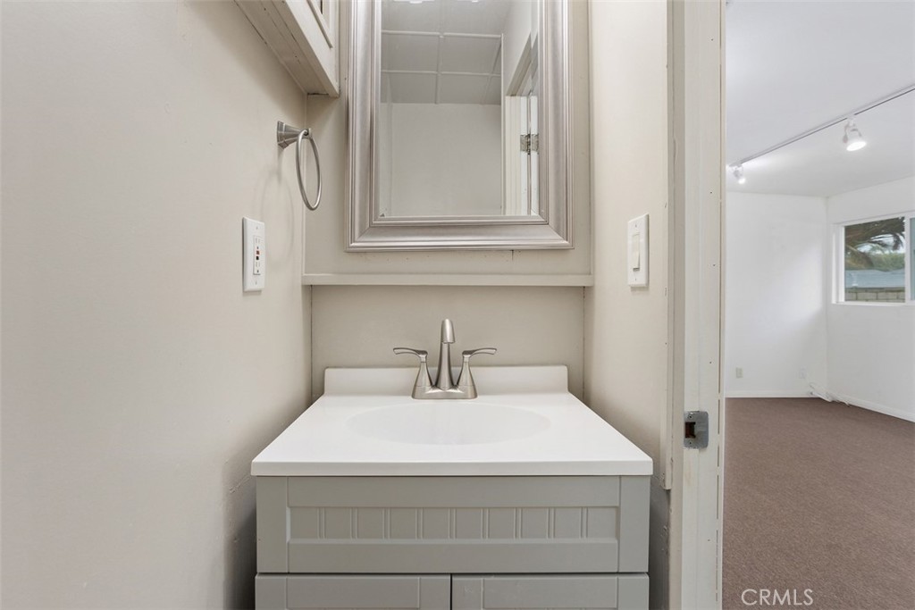 1710 Valley Place Carlsbad, CA 92008 - Photo 28 of 31