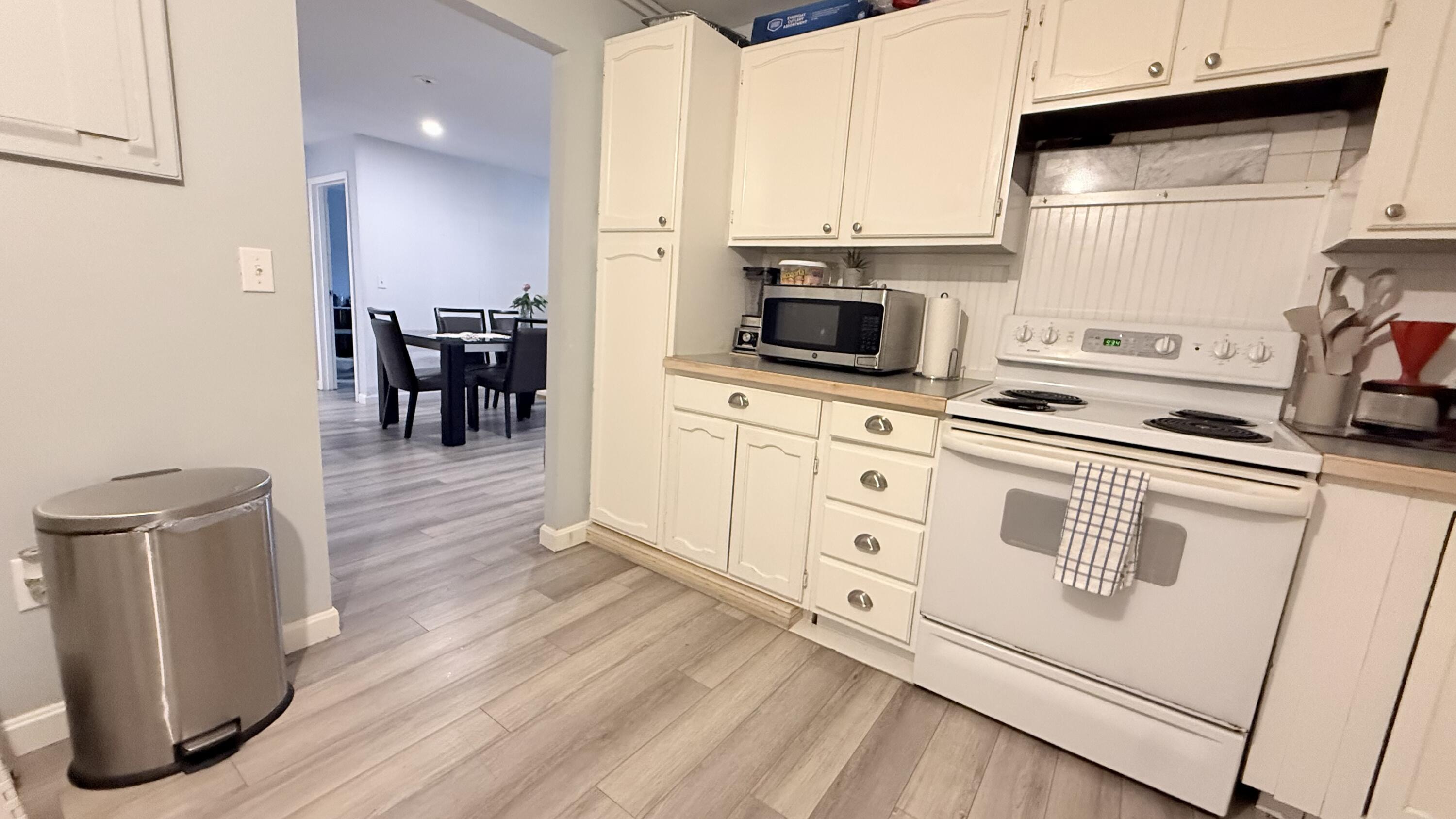 15 Oak Neck Road, Unit 16 (35) Hyannis, MA 02601 - Photo 4 of 13 kit din oakview