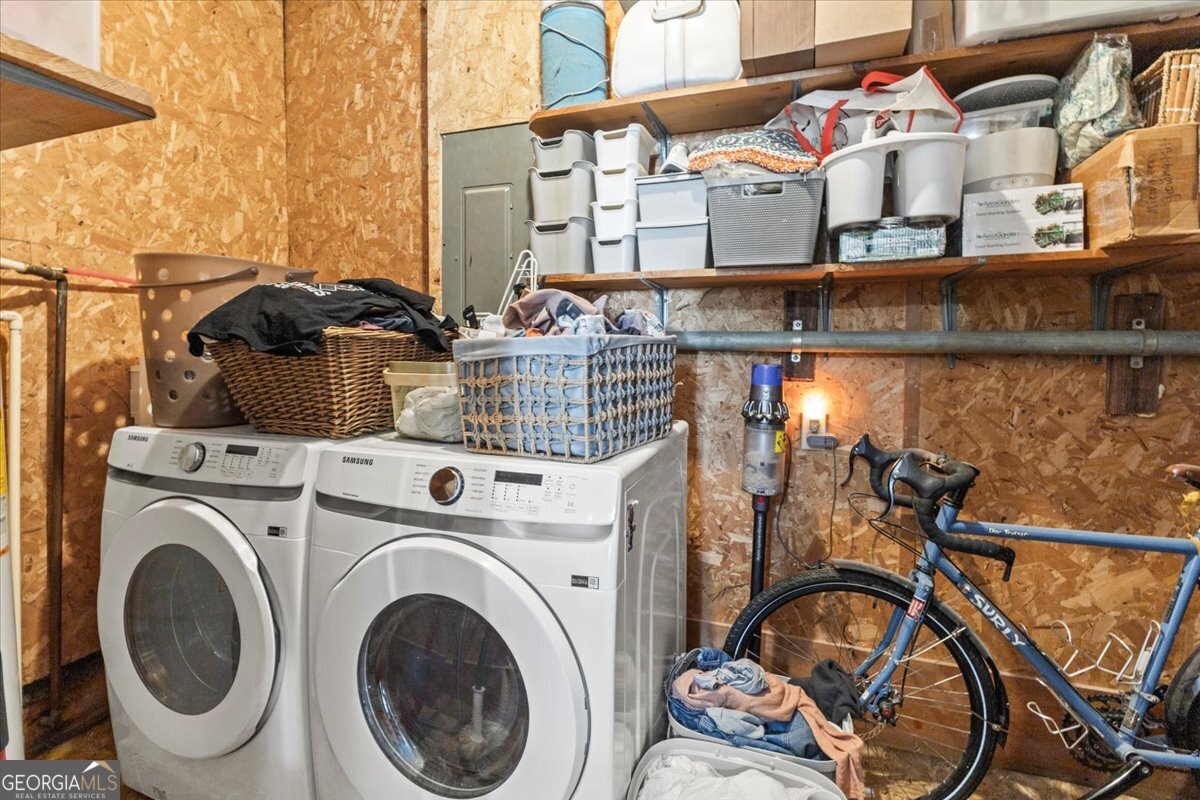 252 Langley Drive LaFayette, GA 30728 - Photo 17 of 29 a utility room with dryer and washer