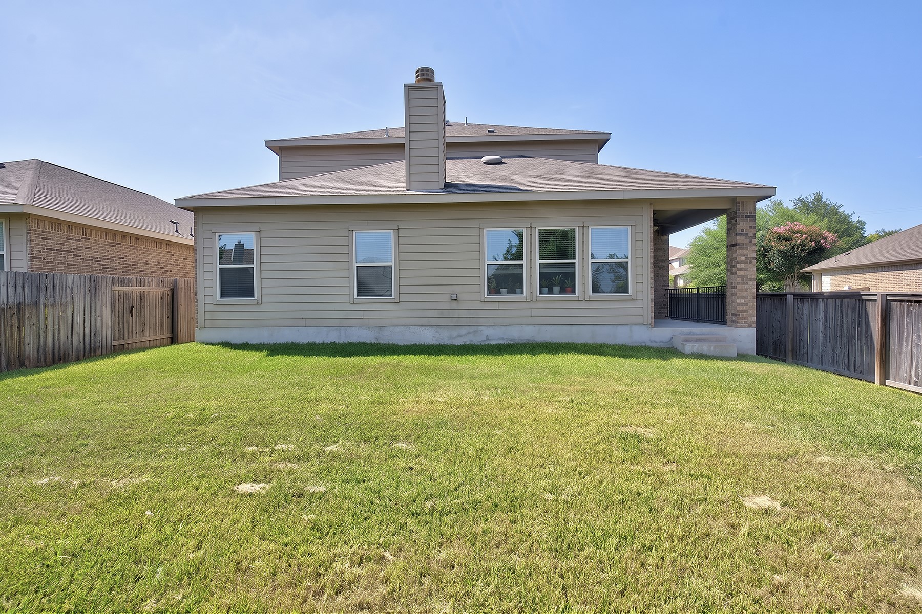 4601 Chestnut Meadows Bend Georgetown, TX 78626 - Photo 28 of 35 A well-maintained backyard provides ample space for recreation and outdoor enjoyment.