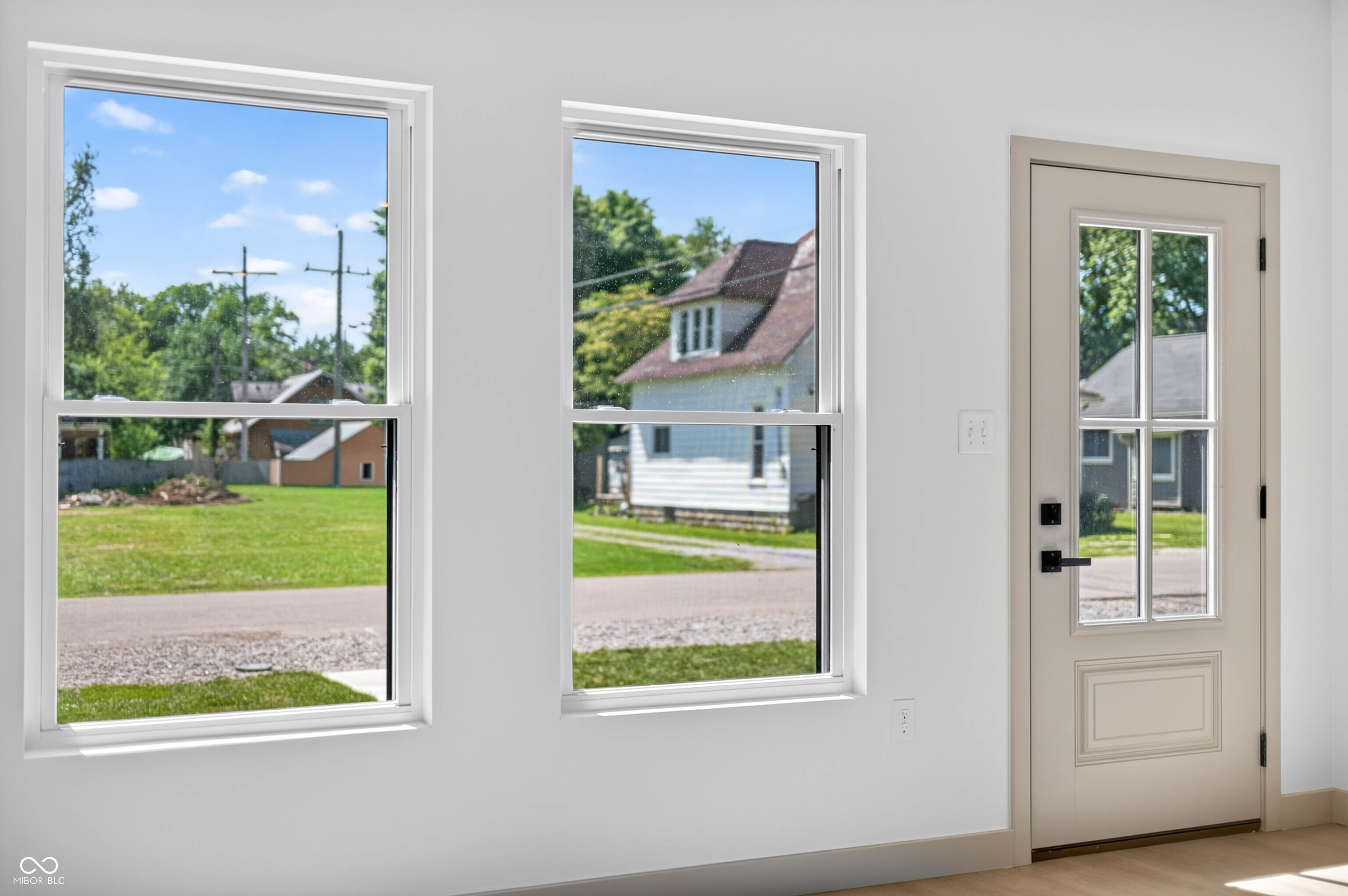 45 South Beatty Street Columbus, IN 47201 - Photo 11 of 70