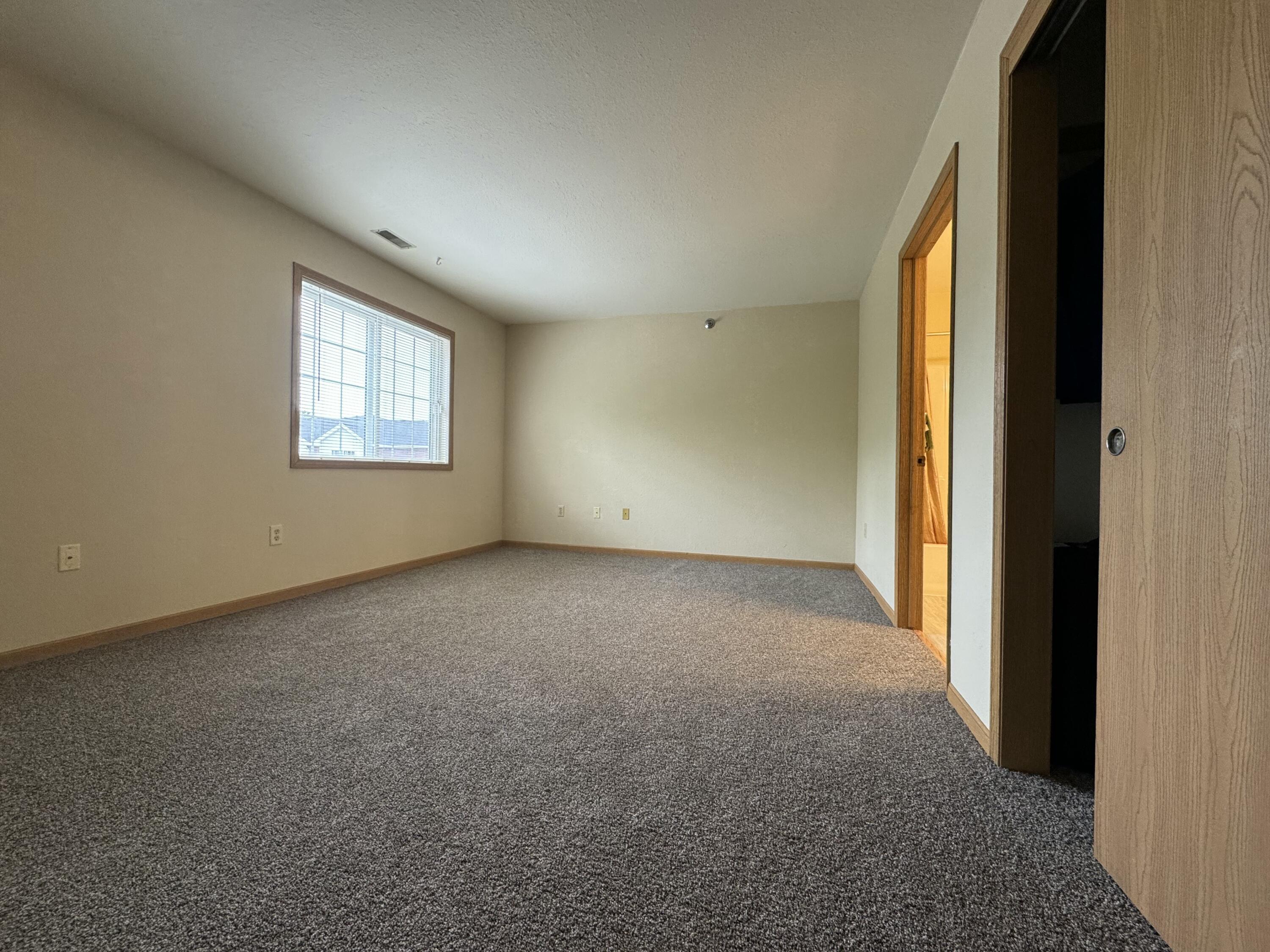8055 Lexington Place, Unit 12 Pleasant Prairie, WI 53158 - Photo 9 of 22 IMG_4770
