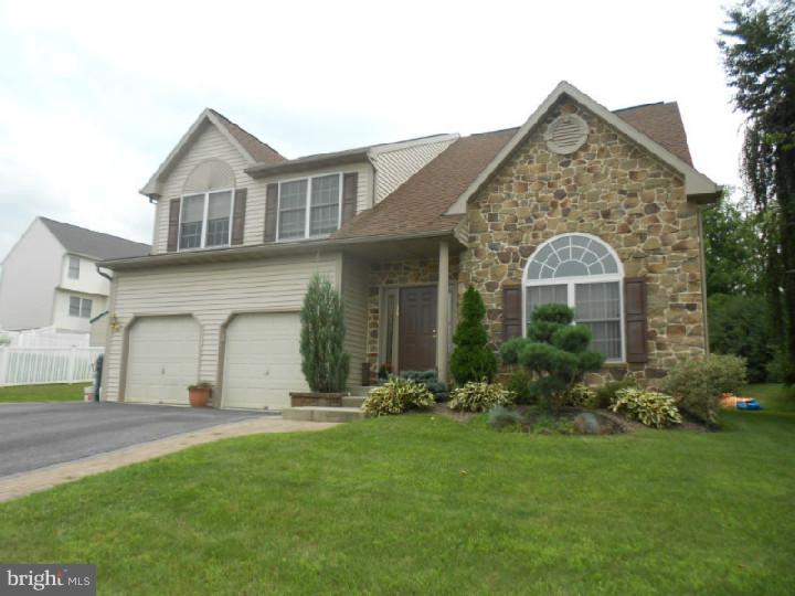 18 Pacific Avenue Sinking Spring, PA 19608 - Photo 1 of 20