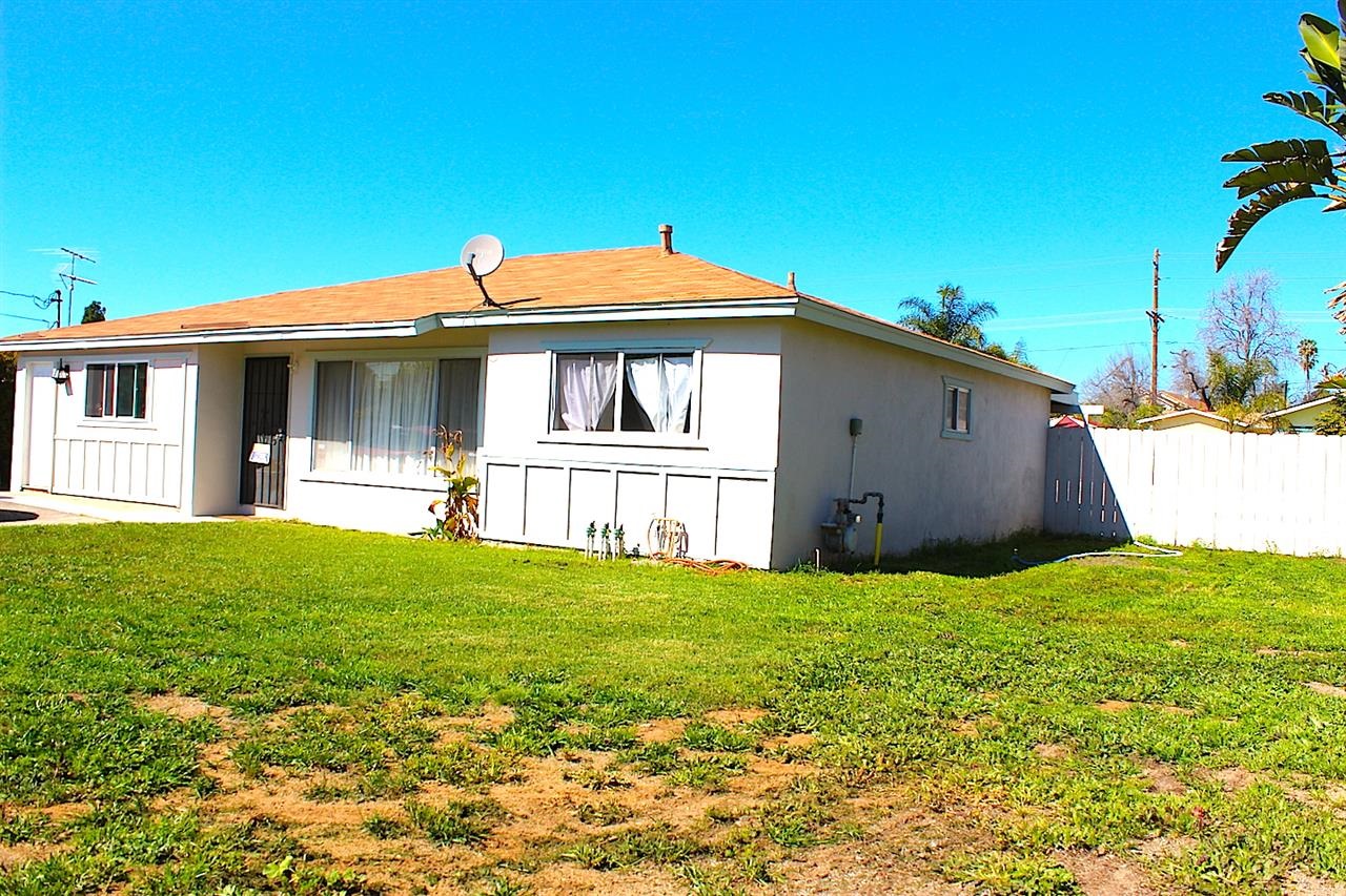 1131 Bluegrass Road Vista, CA 92083 - Photo 2 of 25