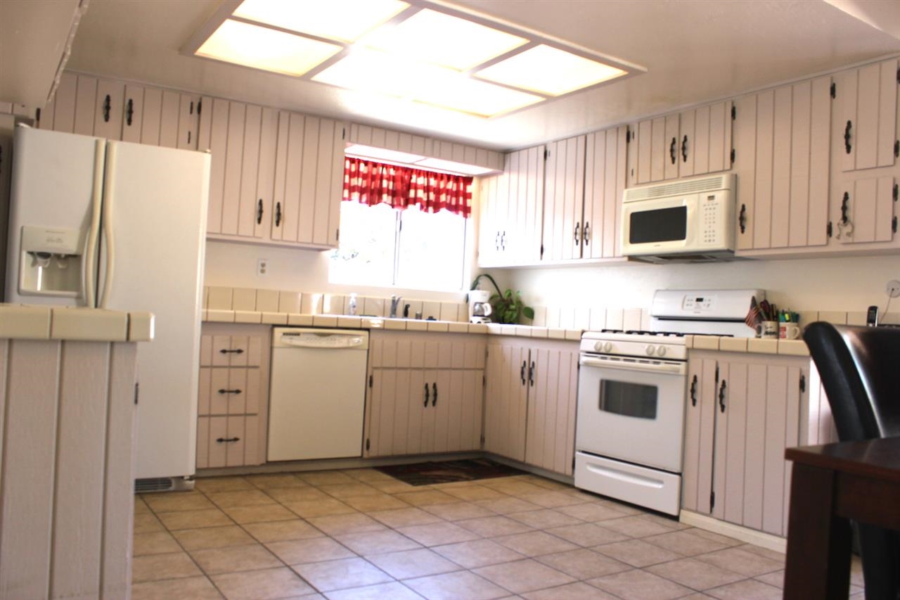 1131 Bluegrass Road Vista, CA 92083 - Photo 9 of 25